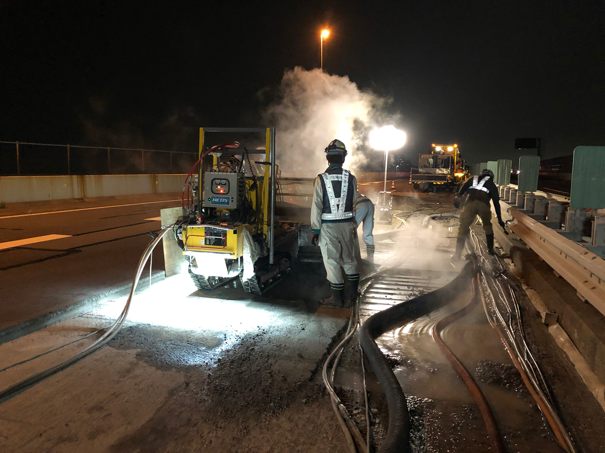 床版はつり 高速道路