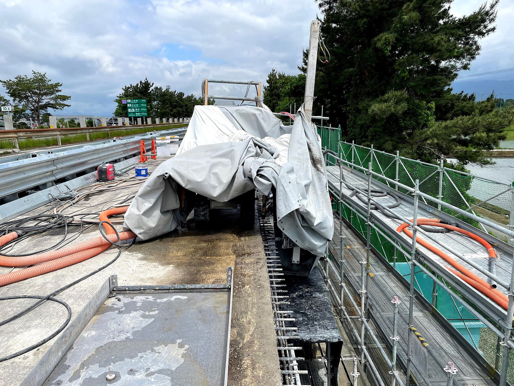 床版側面はつり 高速道路